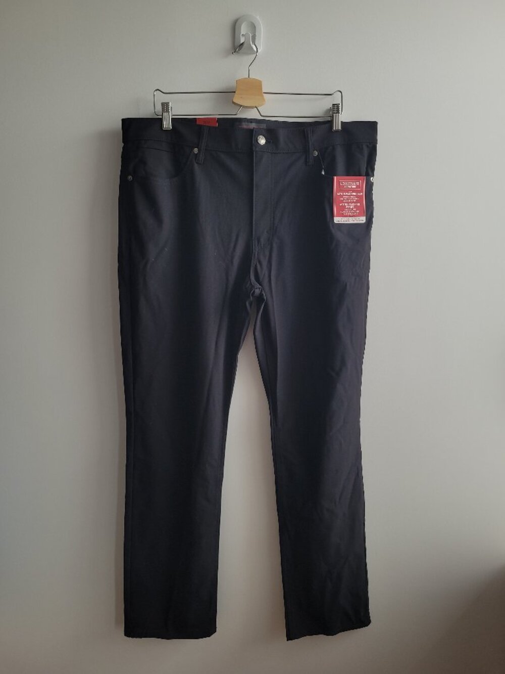 NWT Levi's Mens Action-Flex Pro Slim Black Pants-Size 38 32